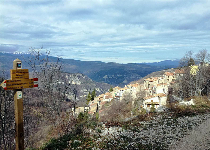 Abruzzo Italy holiday trekking